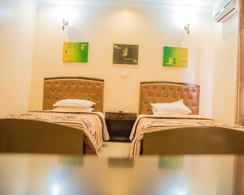 Amaris Hotel Кігалі Екстер'єр фото